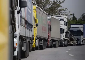 Rus tır sürücülerine vize zorunluluğu başladı