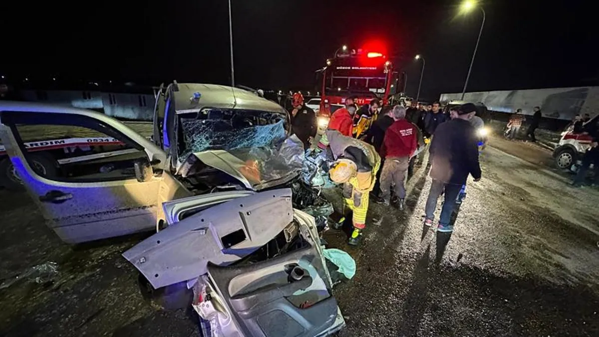 Düzce'de kazada can pazarı! Çok sayıda yaralı var