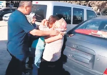 YPG'den kaçıp annelerine kavuştular!