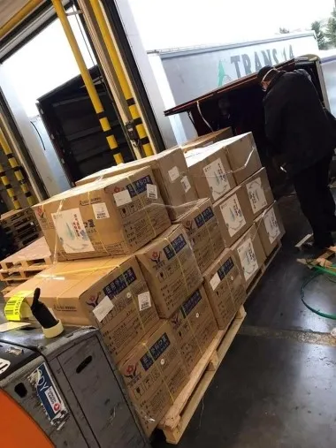 Çin'den İstanbul'a geldi! Koronavirüse karşı 44 koli medikal destek - 2