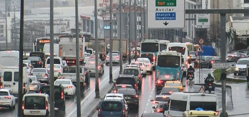 Son dakika: İstanbul'da trafik yoğunluğu yüzde 71'e ulaştı