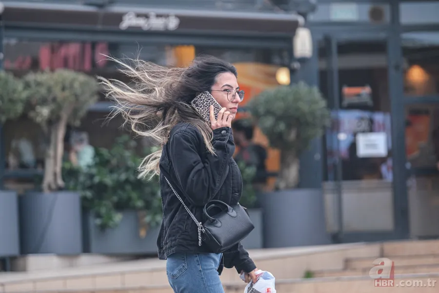 Meteoroloji’den 4 bölge için kuvvetli yağış ve fırtına alarmı! İstanbul’da poyraz sert esecek: Gece soğuğu kapıda! İşte uyarı verilen iller… 9