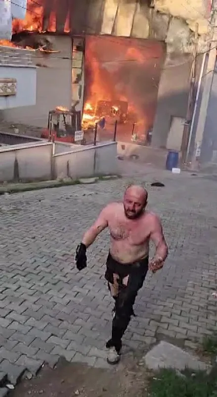 parfum-fabrikasi-yangini-faciasinda-kahreden-gelisme-olu-sayisi-7ye-yukseldi-1763201254277.jpeg Dilovası'ndaki parfüm deposunda yangın