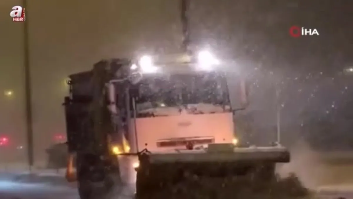 Erzincan güne kar yağışıyla başladı