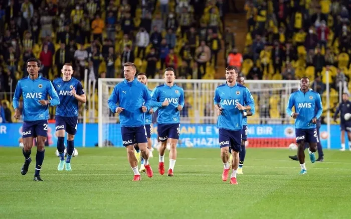 Fenerbahçe GZT Giresunspor karşısına 4 değişiklikle çıktı | Sarı-lacivertlilerde 6 oyuncu kadroda yok