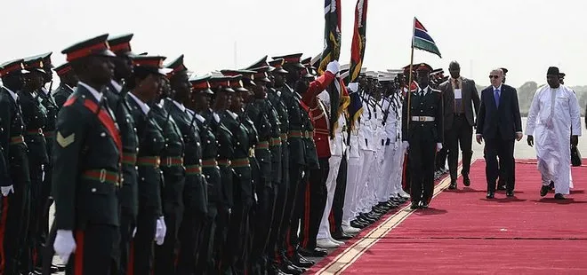 Son dakika: Başkan Erdoğan, Gambiya Cumhurbaşkanı Adama Barrow tarafından resmi törenle karşılandı