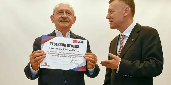 kemal-kilicdaroglunun-kalemini-kirdigi-aytug-aticidan-sert-sozler-chpde-demokrasi-yok-1688590165602.jpg Kemal Kılıçdaroğlu'nun kalemini kırdığı Aytuğ Atıcı'dan sert sözler: CHP'de demokrasi yok - 1