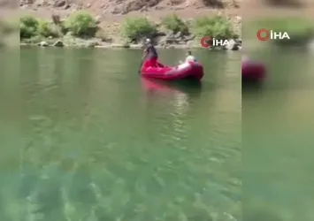 Elazığ'da nehre giren öğretmen boğuldu