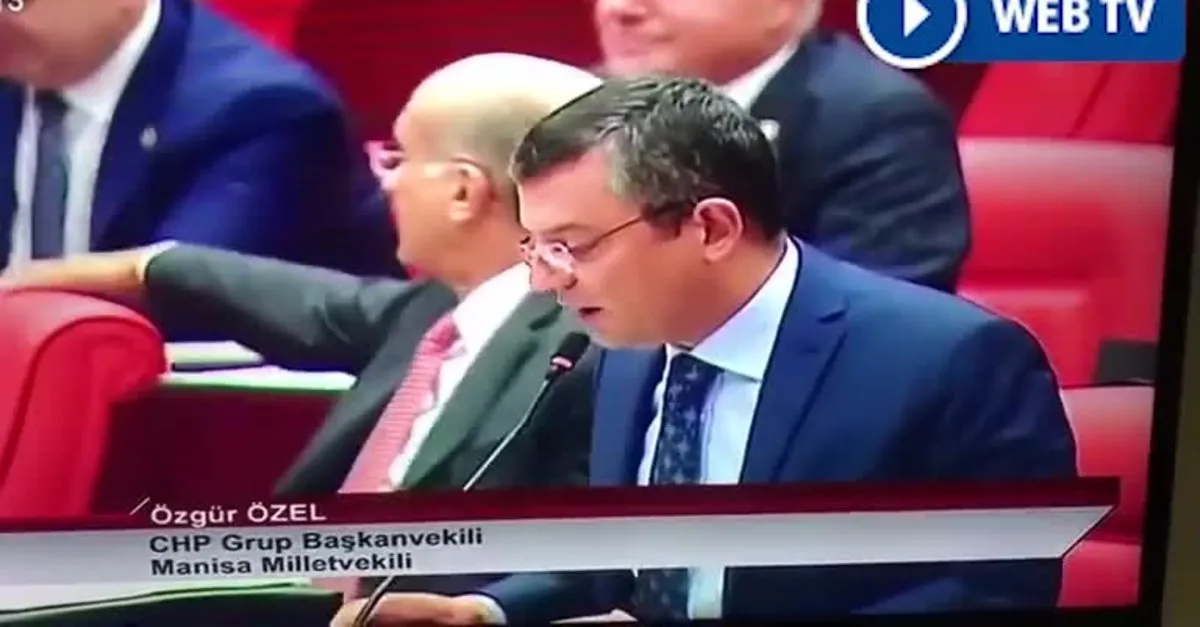 CHP'li Özgür Özel'den Kur'an-ı Kerim'e saygısızlık