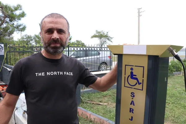 sarj-istasyonu-tasarladi-engellilere-umut-olacak-1631712849542.jpg Şarj istasyonu tasarladı! Engellilere umut olacak - 4