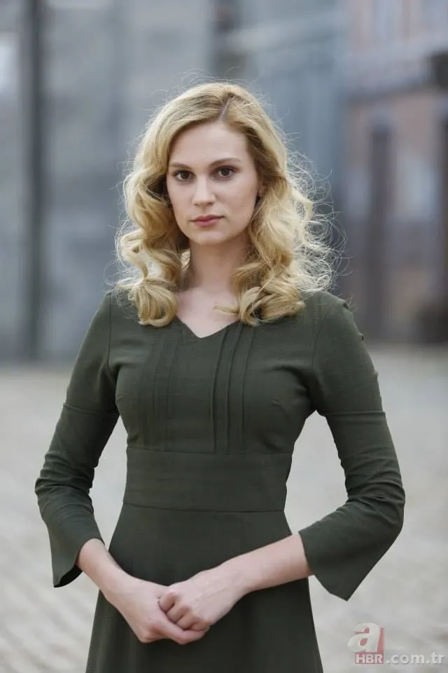 Farah Zeynep Abdullah’ın hadsiz sözlerine sosyal medyada tepki yağdı! "Ekranda görmek istemiyoruz" 4