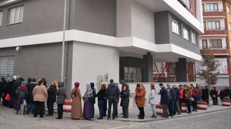Bu Kuyruk Tiyatro Icin A Haber En Son Haberler