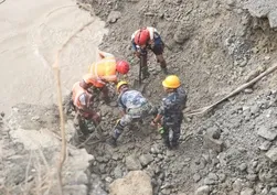 Nepal'deki sel felaketinde bilanço ağırlaşıyor: Can kaybı 987'ye yükseldi, 3 bin 916 kişi için arama sürüyor