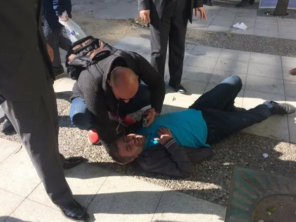 Manisa'da Kovid-19 paniği! Bir anda yere yığıldı - 1