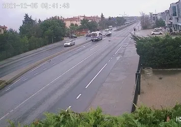 Kırmızı ışık ihlali sonlarını getiriyordu! Anne ve bebeği ağır yaralı