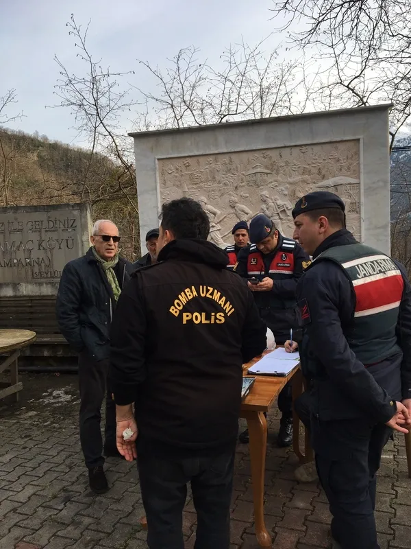 artvinde-muzede-top-mermisi-panigi-komutanin-dikkati-sayesinde-ortaya-cikti-1673858761376.jpg Artvin’de müzede top mermisi paniği! Komutanın dikkati sayesinde ortaya çıktı - 6