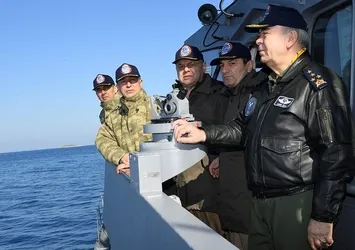Akar’ın Kardak ziyareti Yunanistan'da nasıl yankı buldu?