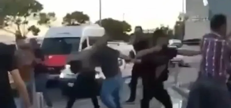 Sopalı yumruklu kavga! Tuzla’da iki grup arasında çıkan olay sokağa taştı