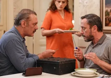 Aile Saadeti'nde konağı karıştıran sandık!