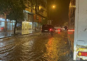 Kars'ta şiddetli yağış sele neden oldu