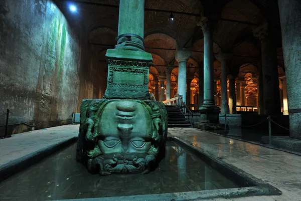 ibbnin-yerebatan-restorasyonuna-tepkiler-cig-gibi-uzmanlardan-tarihe-ihanet-vurgusu-bu-utanc-istanbula-yeter-d-1658502356449.jpg İBB'nin 'Yerebatan' restorasyonuna tepkiler çığ gibi! Uzmanlardan 'tarihe ihanet' vurgusu: Bu utanç İstanbul'a yeter de artar - 4