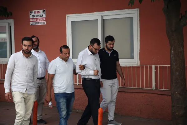 adanada-3-yasindaki-cocugun-cansiz-bedeni-otomobilde-bulundu-babasi-uyuyor-diye-birakmis-1660652868236.jpg Adana’da 3 yaşındaki çocuğun cansız bedeni otomobilde bulundu! Babası 'Uyuyor' diye bırakmış… - 4