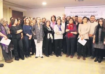 Teröristler istedi onlar imza attı
