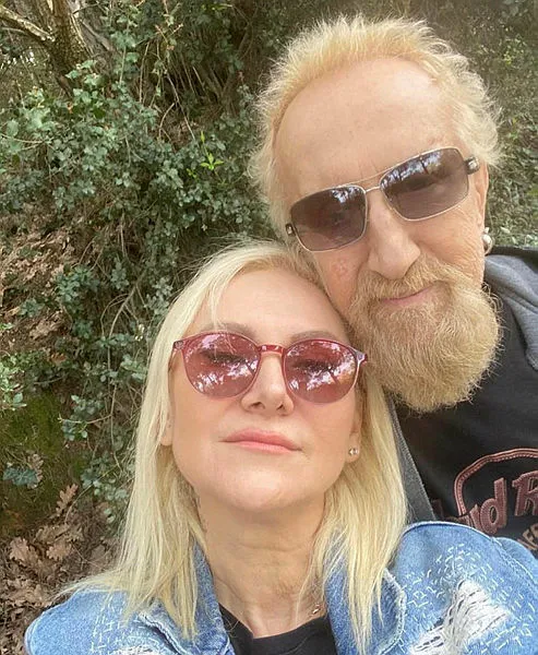 Son dakika: Sanatçı Zeliha Sunal’ın eşi Nazmi Sunal hayatını kaybetti | Zeliha Sunal kimdir?