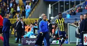 Advocaat’tan Emenike’ye ilginç ceza