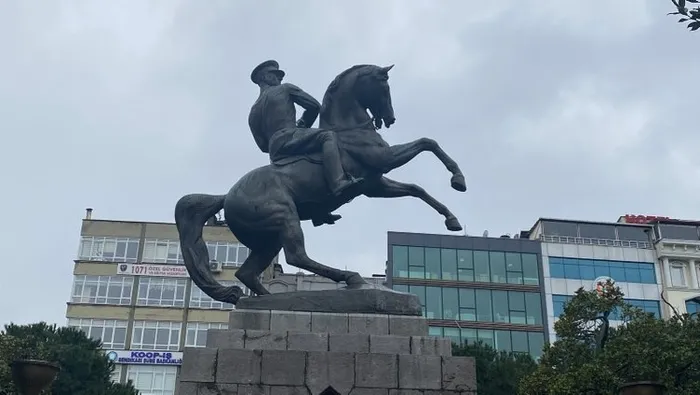 Samsun’da Atatürk heykeline saldırmışlardı! İstenen ceza belli oldu!