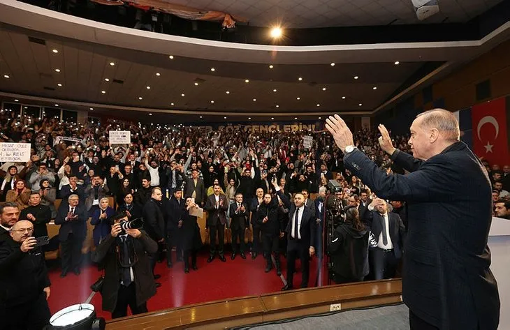 Başkan Erdoğan İbrahim Tatlıses’in Haydi Söyle şarkısına eşlik etti! Aydın’da renkli anlar