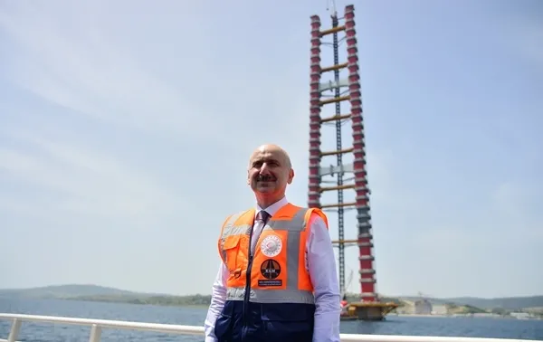 1915 Çanakkale Köprüsü'nün 318 metrelik çelik kuleleri tamamlandı