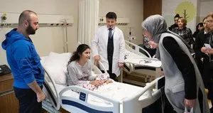 Depremzedelere moral ziyareti