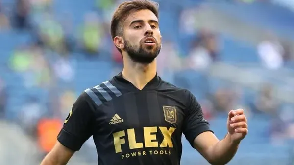 Fenerbahçe’nin yeni transferi bugün İstanbul’a gelecek! Diego Rossi bombası patladı