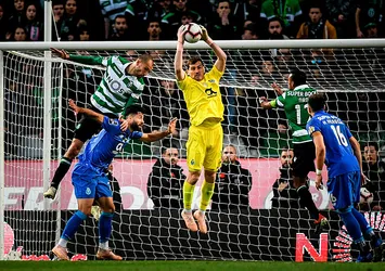 İspanyol kaleci Iker Casillas futbolu bıraktı
