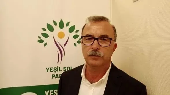 hdpnin-yesil-sol-maskeli-ittifak-oyunu-secime-baska-parti-ile-girecekler-akil-hocalari-kandil-ve-ocalan-1678820212050.jpeg HDP'nin 'Yeşil Sol' maskeli ittifak oyunu! Seçime başka parti ile girecekler: Akıl hocaları Kandil ve Öcalan - 3