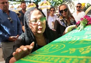 Safiye Soyman'ın dinmeyen evlat acısı! Doğum gününde dualarla andı