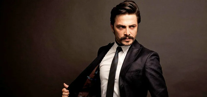 Ahmet Kural ile Hadise yakınlaştı