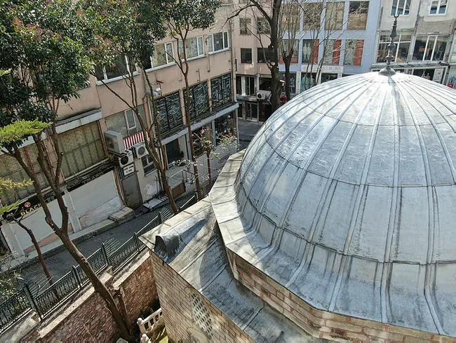 İstanbul’da tarihi Katip Sinan Camii’nin kubbesindeki tabut görüntülendi