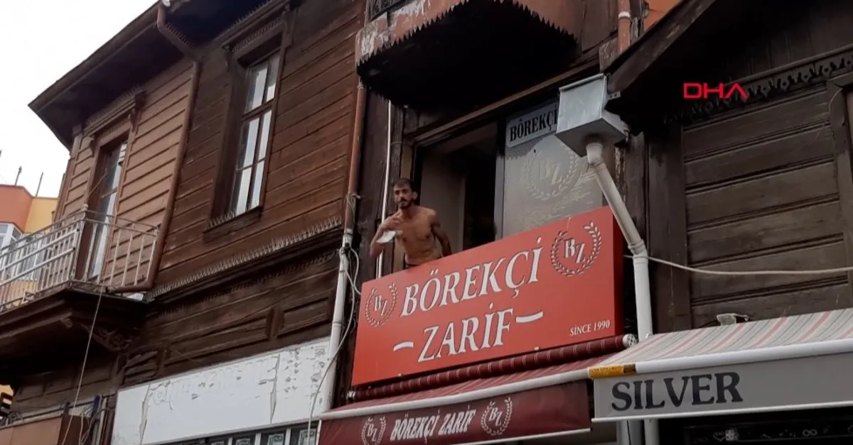 Edirne'de şoke eden görüntüler! Ağabeyine satırla saldırdı