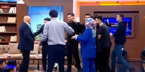 Cumhur İttifakı’nın Ankara adayı Turgut Altınok’tan samimi açıklamalar: 5 yılda 8 gün tatil yaptım | Gençlerle misket oynadı