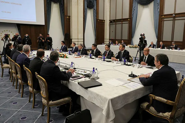 Külliye’de kritik ekonomi toplantısı! Türkiye Yüzyılı’nın ilk hedefi enflasyon!