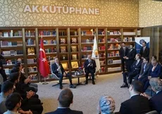 AK Parti’de Kütüphane Sohbetleri programının ilk konuğu Ömer Çelik oldu