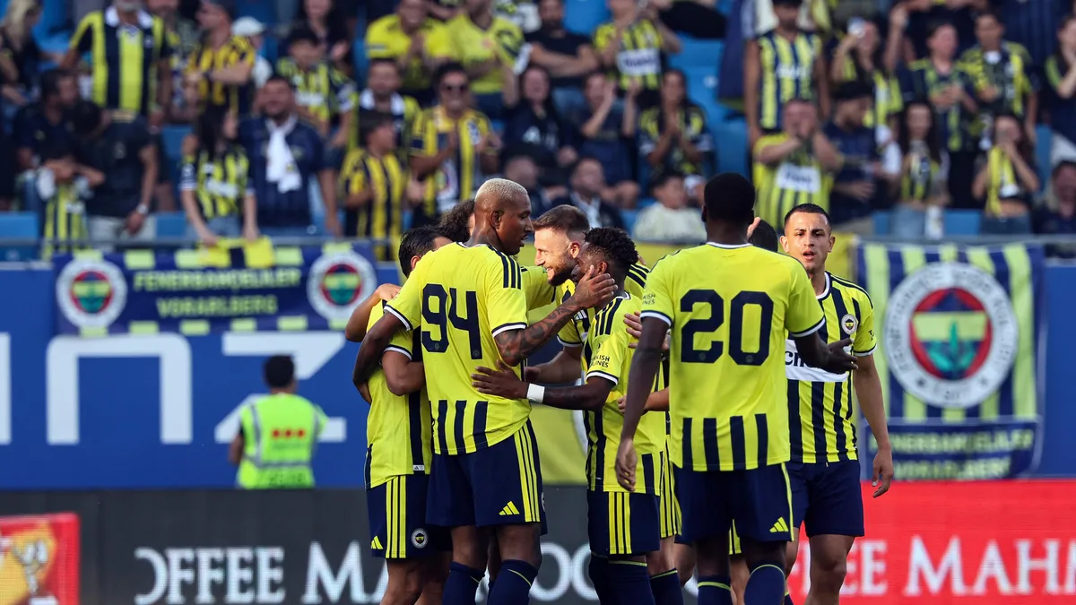 Fenerbahçe'de Şampiyonlar Ligi listesi belli oldu! 4 yıldız isim yok
