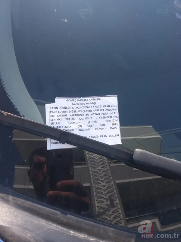 Sağlık Bakanı Fahrettin Koca tavsiye edince evinin camına bu afişi astı! Koronavirüs bitene kadar... 7