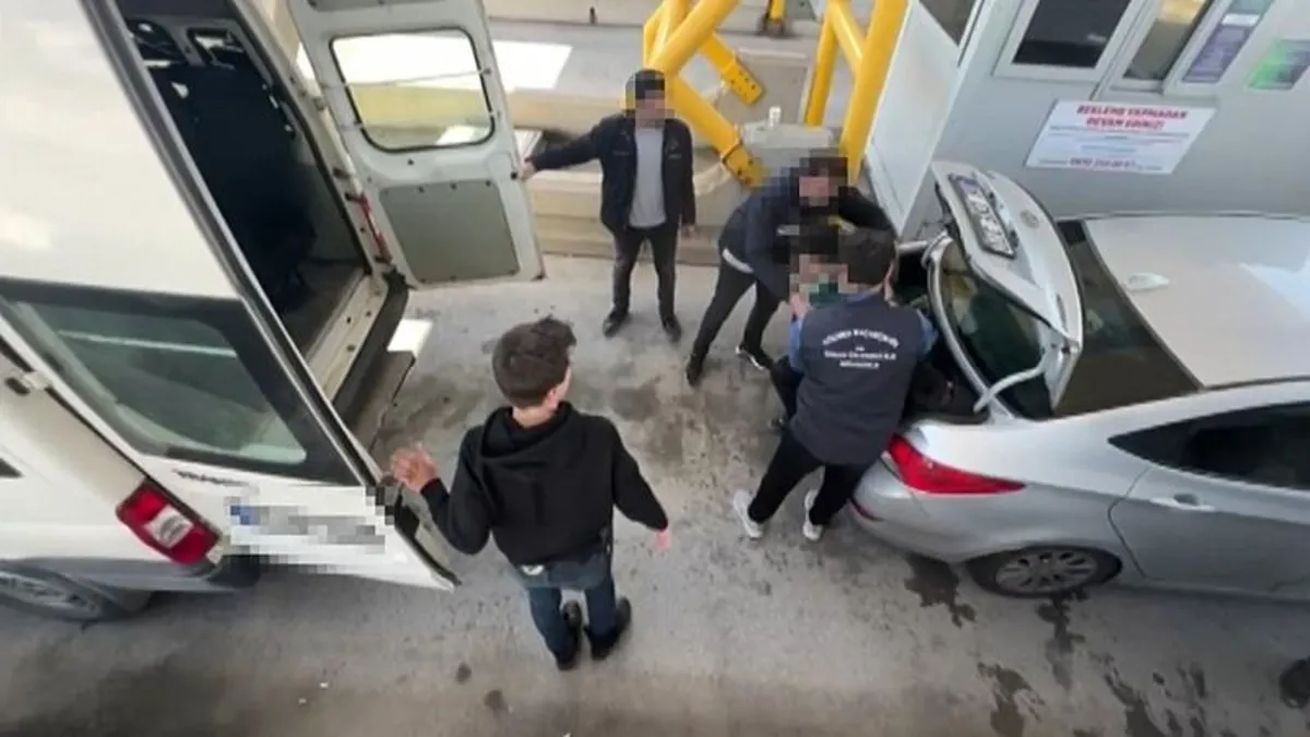 Kocaeli'de organize göçmen kaçakçılığı çetesine operasyon! 23 göçmen yakalandı