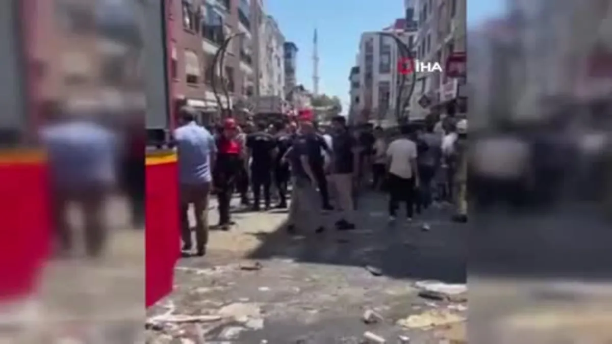 İzmir'de binada doğalgaz patlaması