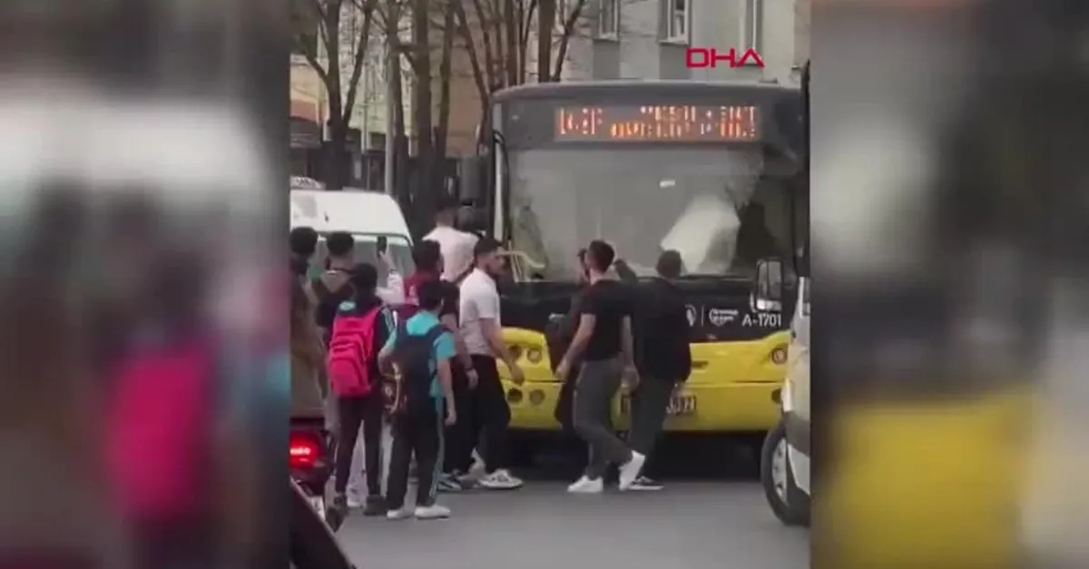 Avcılar'da yol tartışmasında İETT şoförüne yumruklu saldırı