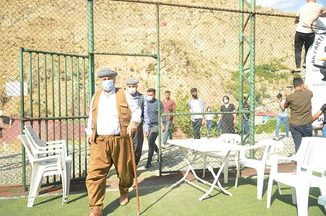 HDP'nin vaatleri boş çıktı, 11 bin nüfuslu ilçede 6 bin kişi AK Parti'ye üye oldu - 1