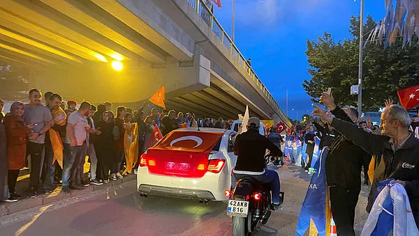Türkiye’nin 81 ilinden Başkan Erdoğan’ın zaferinin sevinç görüntüleri! Başkan Erdoğan’ın konuşmaları…